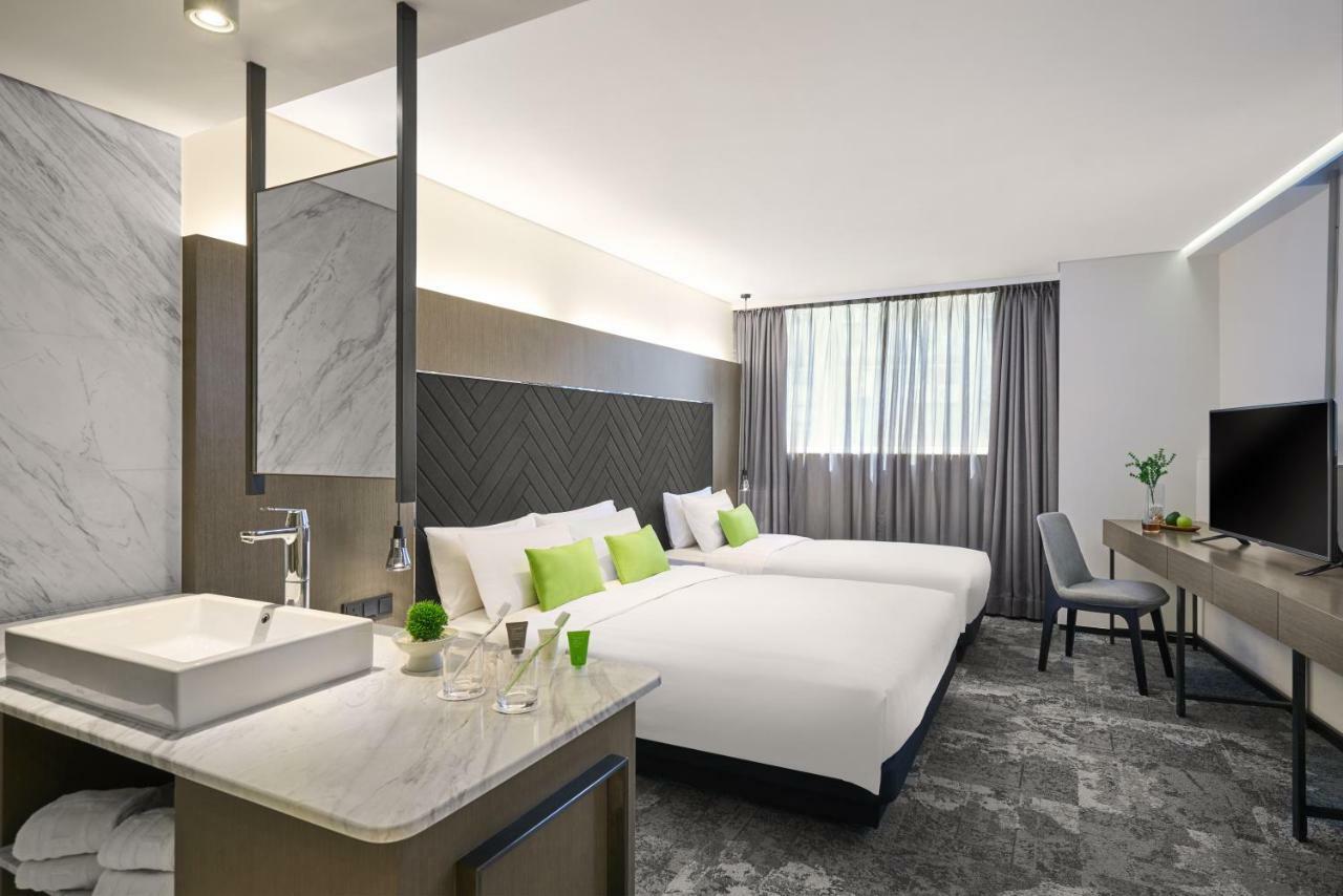 Hotel Ease Tsuen Wan Hong Kong Exterior photo